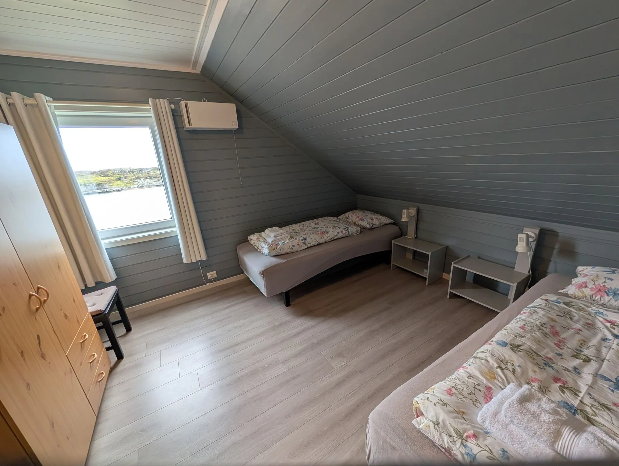 Soverom med dobbeltseng eller to enkeltsenger